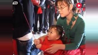 小孩与成人对话视频,小孩与成人对话的纯真瞬间